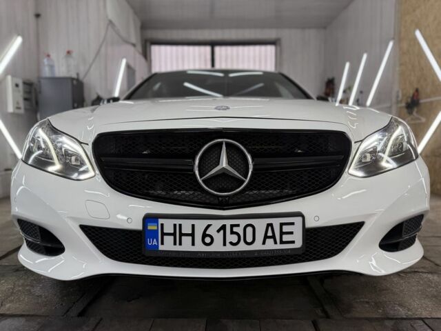 Білий Мерседес Е-Клас, об'ємом двигуна 2.2 л та пробігом 244 тис. км за 18500 $, фото 1 на Automoto.ua