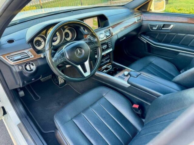 Белый Мерседес Е-Класс, объемом двигателя 3 л и пробегом 74 тыс. км за 17500 $, фото 7 на Automoto.ua