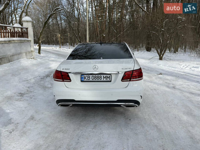 Білий Мерседес Е-Клас, об'ємом двигуна 2.99 л та пробігом 168 тис. км за 26800 $, фото 4 на Automoto.ua
