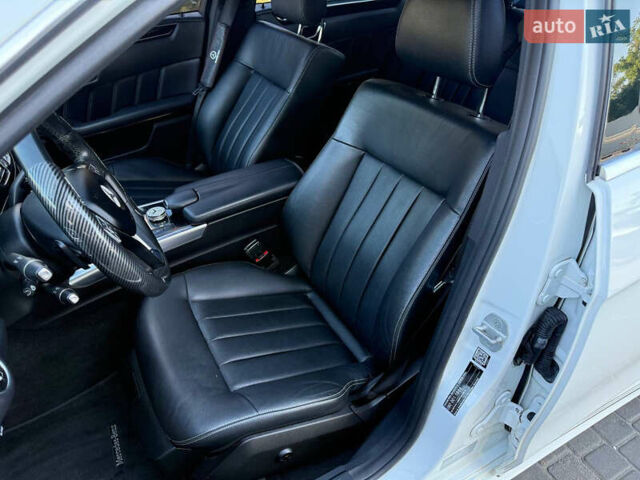 Белый Мерседес Е-Класс, объемом двигателя 2.2 л и пробегом 126 тыс. км за 21500 $, фото 17 на Automoto.ua