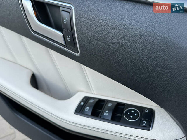 Белый Мерседес Е-Класс, объемом двигателя 2.14 л и пробегом 65 тыс. км за 26300 $, фото 30 на Automoto.ua