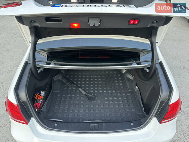 Белый Мерседес Е-Класс, объемом двигателя 2.14 л и пробегом 65 тыс. км за 26300 $, фото 22 на Automoto.ua