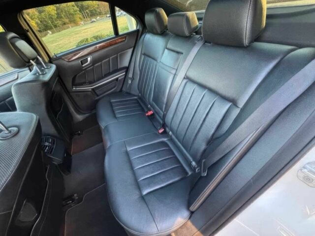 Белый Мерседес Е-Класс, объемом двигателя 3 л и пробегом 74 тыс. км за 17500 $, фото 11 на Automoto.ua