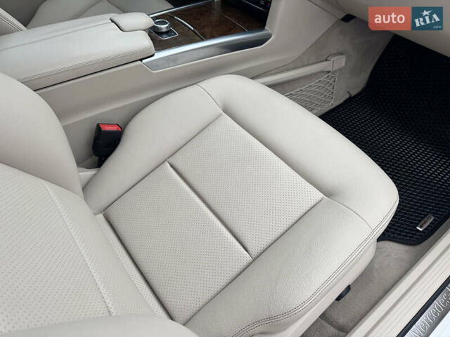 Белый Мерседес Е-Класс, объемом двигателя 3.5 л и пробегом 151 тыс. км за 15999 $, фото 32 на Automoto.ua