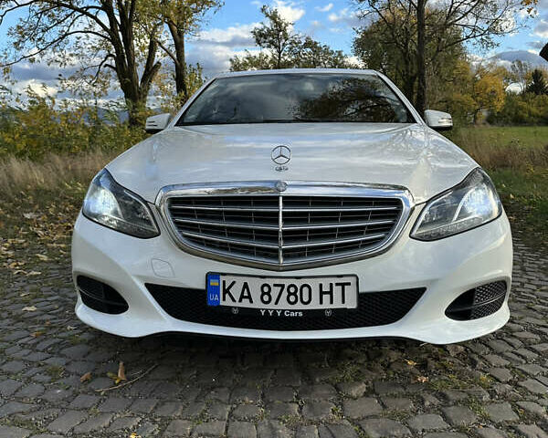 Белый Мерседес Е-Класс, объемом двигателя 2.1 л и пробегом 200 тыс. км за 17000 $, фото 1 на Automoto.ua