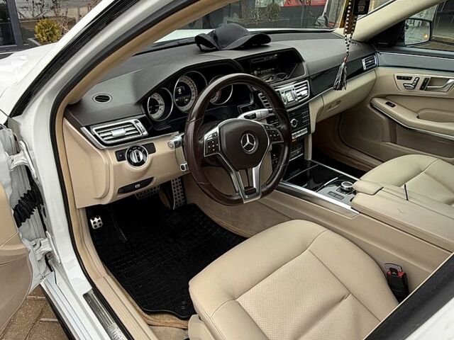 Білий Мерседес Е-Клас, об'ємом двигуна 3.5 л та пробігом 11000 тис. км за 25000 $, фото 6 на Automoto.ua