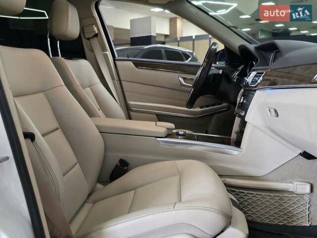Мерседес Е-Класс 2015 в Николаеве на Automoto.ua Белый Мерседес Е-Класс, объемом двигателя 2.14 л и пробегом 189 тыс. км за 21999 $, фото 23 на Automoto.ua