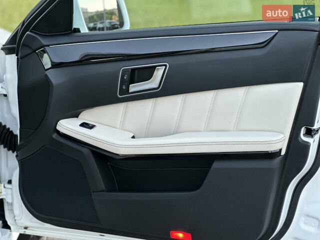 Белый Мерседес Е-Класс, объемом двигателя 2.14 л и пробегом 65 тыс. км за 26300 $, фото 57 на Automoto.ua