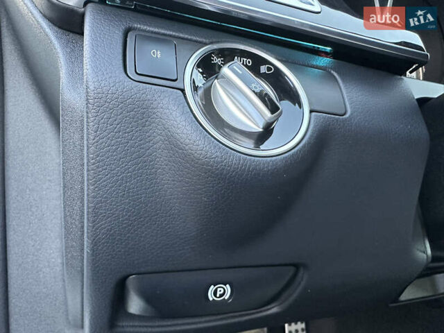 Белый Мерседес Е-Класс, объемом двигателя 2.14 л и пробегом 65 тыс. км за 26300 $, фото 31 на Automoto.ua