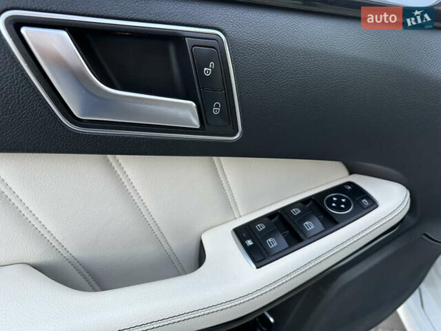 Белый Мерседес Е-Класс, объемом двигателя 2.14 л и пробегом 65 тыс. км за 26300 $, фото 29 на Automoto.ua