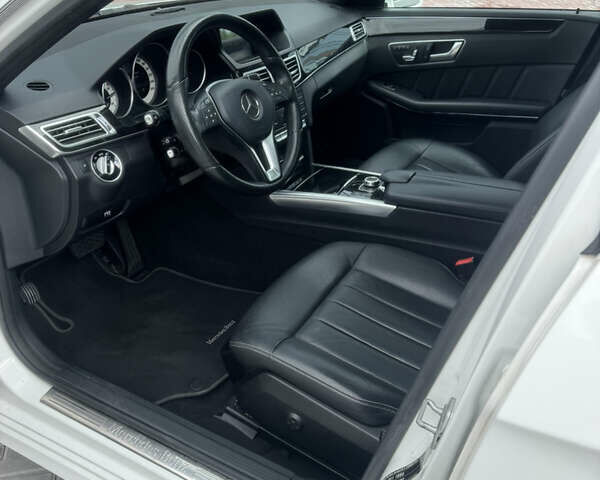 Белый Мерседес Е-Класс, объемом двигателя 2.14 л и пробегом 186 тыс. км за 19500 $, фото 18 на Automoto.ua