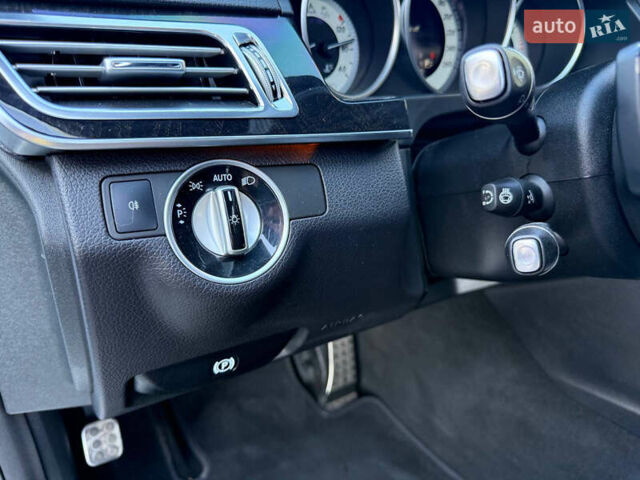 Белый Мерседес Е-Класс, объемом двигателя 2.2 л и пробегом 130 тыс. км за 20000 $, фото 20 на Automoto.ua