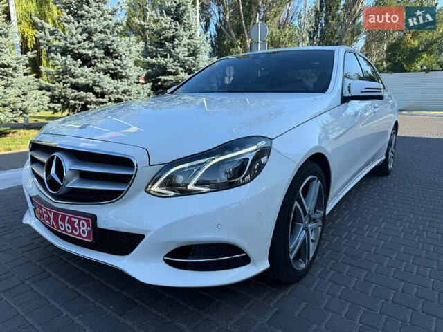 Белый Мерседес Е-Класс, объемом двигателя 2.2 л и пробегом 126 тыс. км за 21500 $, фото 2 на Automoto.ua