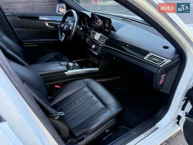 Белый Мерседес Е-Класс, объемом двигателя 2.2 л и пробегом 126 тыс. км за 21500 $, фото 52 на Automoto.ua