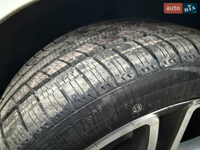 Белый Мерседес Е-Класс, объемом двигателя 2.2 л и пробегом 130 тыс. км за 20000 $, фото 73 на Automoto.ua