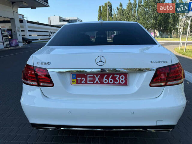 Белый Мерседес Е-Класс, объемом двигателя 2.2 л и пробегом 126 тыс. км за 21500 $, фото 5 на Automoto.ua