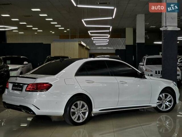 Мерседес Е-Класс 2015 в Николаеве на Automoto.ua Белый Мерседес Е-Класс, объемом двигателя 2.14 л и пробегом 189 тыс. км за 21999 $, фото 5 на Automoto.ua