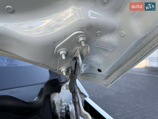 Белый Мерседес Е-Класс, объемом двигателя 2.2 л и пробегом 126 тыс. км за 21500 $, фото 63 на Automoto.ua