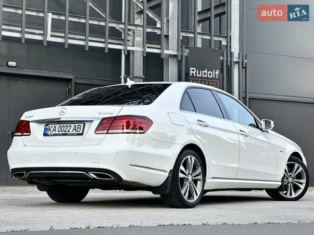 Белый Мерседес Е-Класс, объемом двигателя 2.14 л и пробегом 65 тыс. км за 26300 $, фото 6 на Automoto.ua