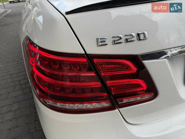 Белый Мерседес Е-Класс, объемом двигателя 2.2 л и пробегом 130 тыс. км за 20000 $, фото 71 на Automoto.ua
