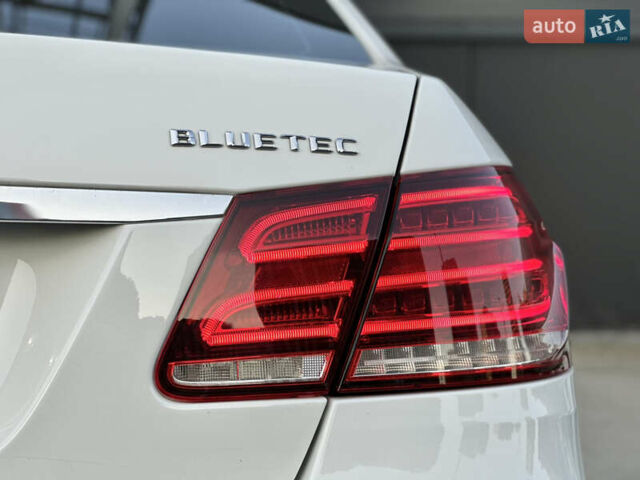 Белый Мерседес Е-Класс, объемом двигателя 2.14 л и пробегом 65 тыс. км за 26300 $, фото 21 на Automoto.ua