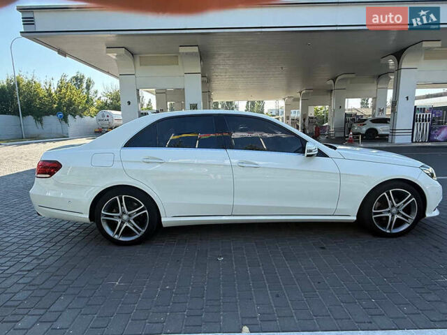 Белый Мерседес Е-Класс, объемом двигателя 2.2 л и пробегом 126 тыс. км за 21500 $, фото 7 на Automoto.ua