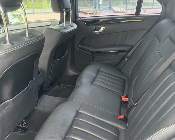 Белый Мерседес Е-Класс, объемом двигателя 2.14 л и пробегом 186 тыс. км за 19500 $, фото 19 на Automoto.ua