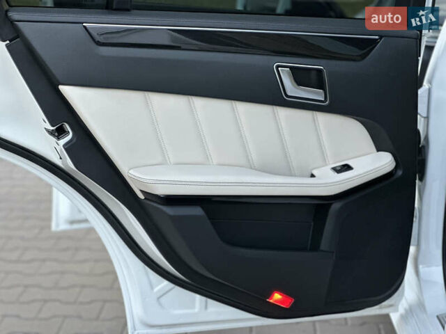 Белый Мерседес Е-Класс, объемом двигателя 2.14 л и пробегом 65 тыс. км за 26300 $, фото 55 на Automoto.ua