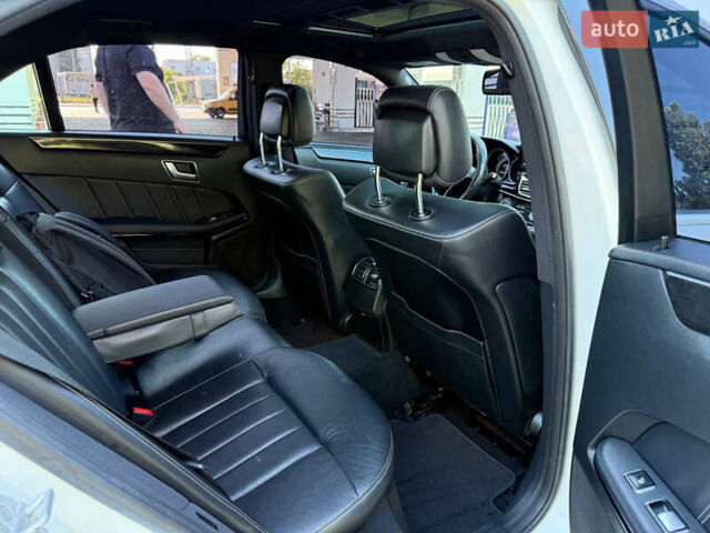 Белый Мерседес Е-Класс, объемом двигателя 2.2 л и пробегом 126 тыс. км за 21500 $, фото 47 на Automoto.ua