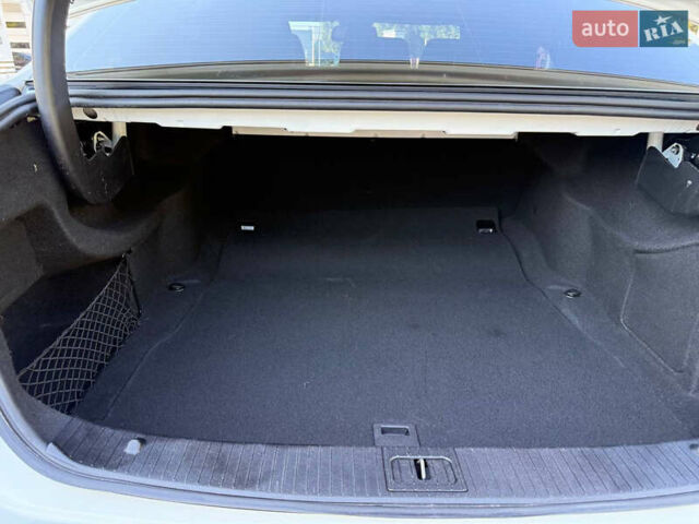 Белый Мерседес Е-Класс, объемом двигателя 2.2 л и пробегом 126 тыс. км за 21500 $, фото 36 на Automoto.ua