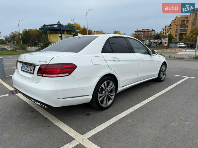 Белый Мерседес Е-Класс, объемом двигателя 2.14 л и пробегом 110 тыс. км за 22000 $, фото 8 на Automoto.ua