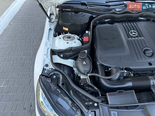 Белый Мерседес Е-Класс, объемом двигателя 2.2 л и пробегом 126 тыс. км за 21500 $, фото 59 на Automoto.ua