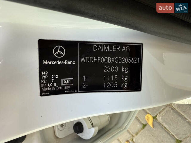 Белый Мерседес Е-Класс, объемом двигателя 2.2 л и пробегом 126 тыс. км за 21500 $, фото 64 на Automoto.ua