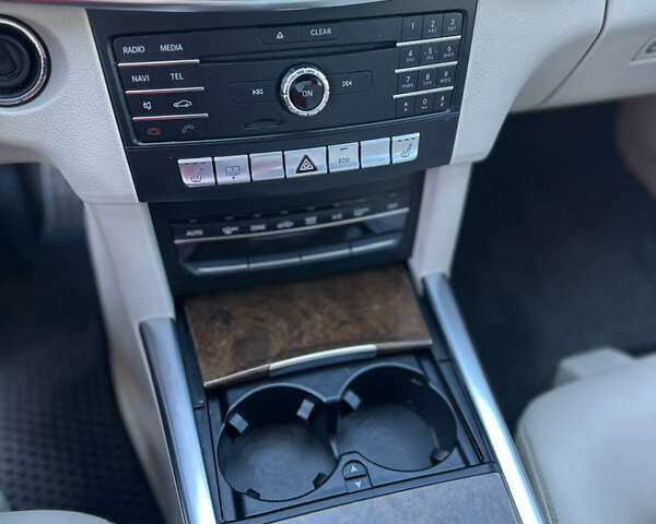 Білий Мерседес Е-Клас, об'ємом двигуна 3.5 л та пробігом 151 тис. км за 14999 $, фото 29 на Automoto.ua