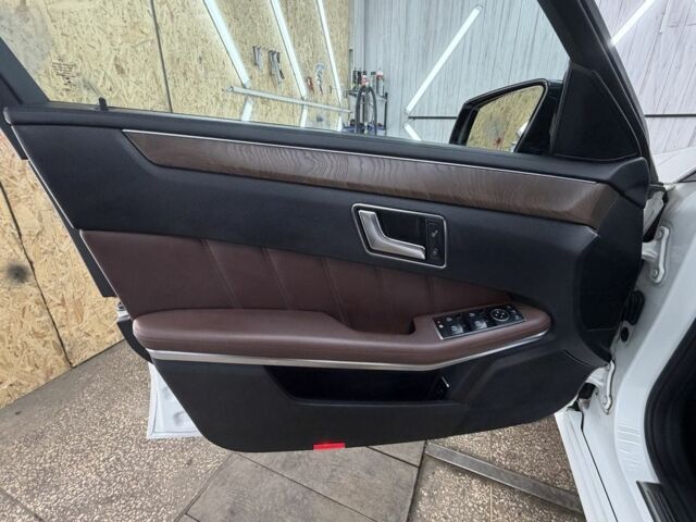 Білий Мерседес Е-Клас, об'ємом двигуна 2.2 л та пробігом 244 тис. км за 18500 $, фото 19 на Automoto.ua