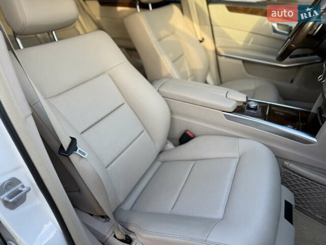 Білий Мерседес Е-Клас, об'ємом двигуна 2.2 л та пробігом 217 тис. км за 19700 $, фото 30 на Automoto.ua