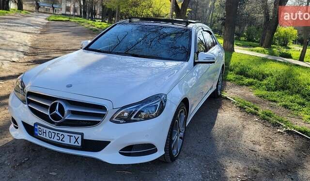 Белый Мерседес Е-Класс, объемом двигателя 2.1 л и пробегом 229 тыс. км за 22000 $, фото 19 на Automoto.ua