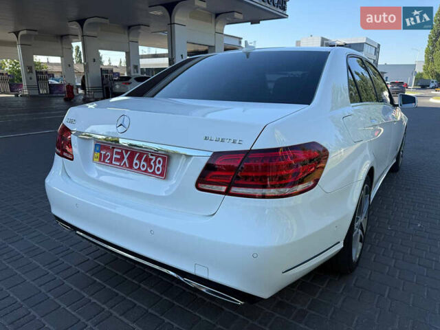 Белый Мерседес Е-Класс, объемом двигателя 2.2 л и пробегом 126 тыс. км за 21500 $, фото 6 на Automoto.ua