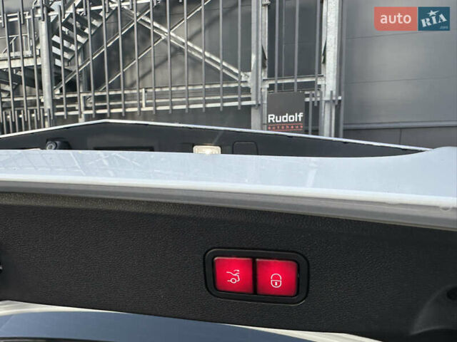 Белый Мерседес Е-Класс, объемом двигателя 2.14 л и пробегом 65 тыс. км за 26300 $, фото 23 на Automoto.ua