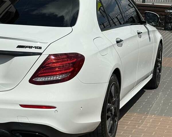 Белый Мерседес Е-Класс, объемом двигателя 1.99 л и пробегом 99 тыс. км за 29700 $, фото 21 на Automoto.ua