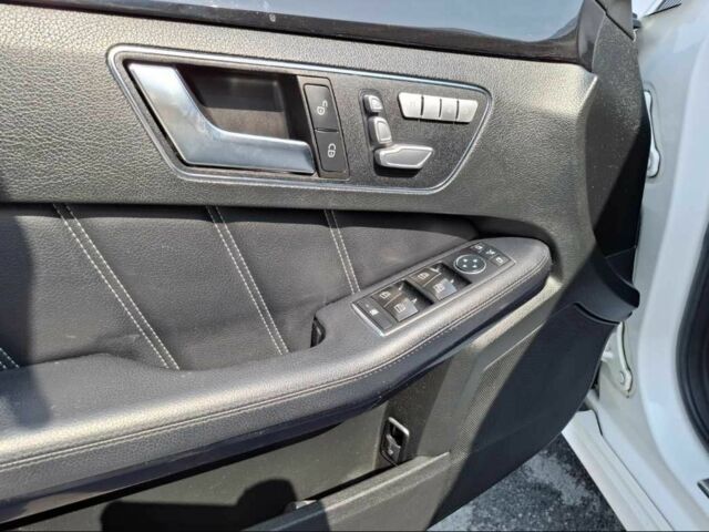 Белый Мерседес Е-Класс, объемом двигателя 2.2 л и пробегом 210 тыс. км за 5500 $, фото 13 на Automoto.ua