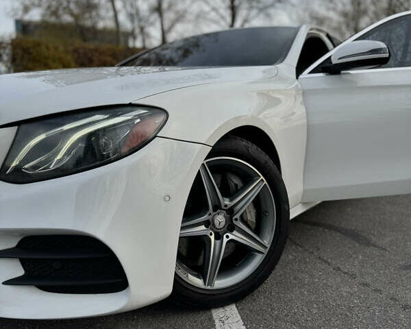 Білий Мерседес Е-Клас, об'ємом двигуна 1.99 л та пробігом 160 тис. км за 30900 $, фото 4 на Automoto.ua