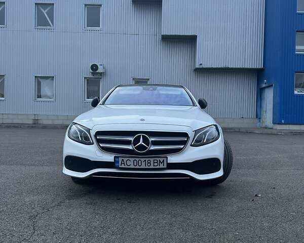 Белый Мерседес Е-Класс, объемом двигателя 1.99 л и пробегом 162 тыс. км за 27800 $, фото 3 на Automoto.ua