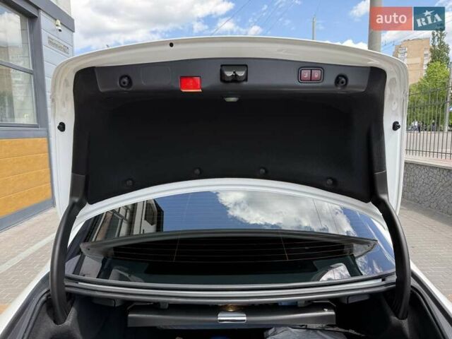 Белый Мерседес Е-Класс, объемом двигателя 1.99 л и пробегом 99 тыс. км за 29700 $, фото 55 на Automoto.ua