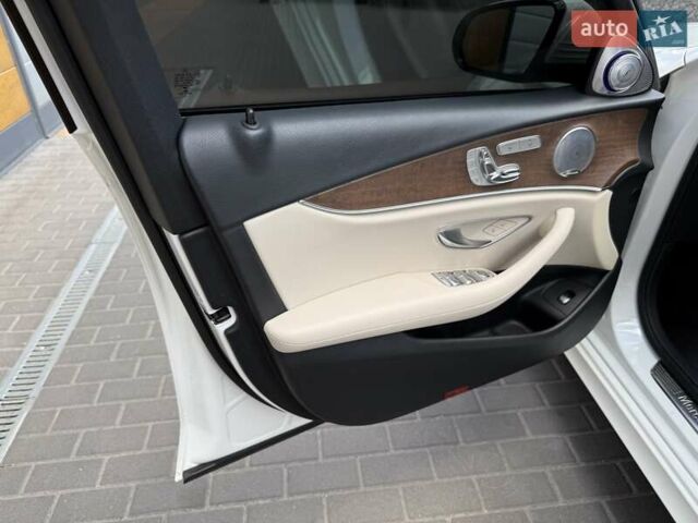 Белый Мерседес Е-Класс, объемом двигателя 1.99 л и пробегом 99 тыс. км за 29700 $, фото 35 на Automoto.ua