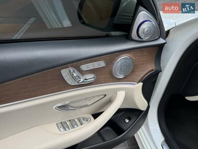 Белый Мерседес Е-Класс, объемом двигателя 1.99 л и пробегом 99 тыс. км за 29700 $, фото 34 на Automoto.ua