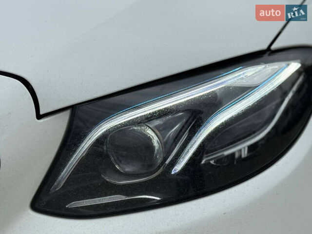 Білий Мерседес Е-Клас, об'ємом двигуна 1.95 л та пробігом 124 тис. км за 27000 $, фото 34 на Automoto.ua
