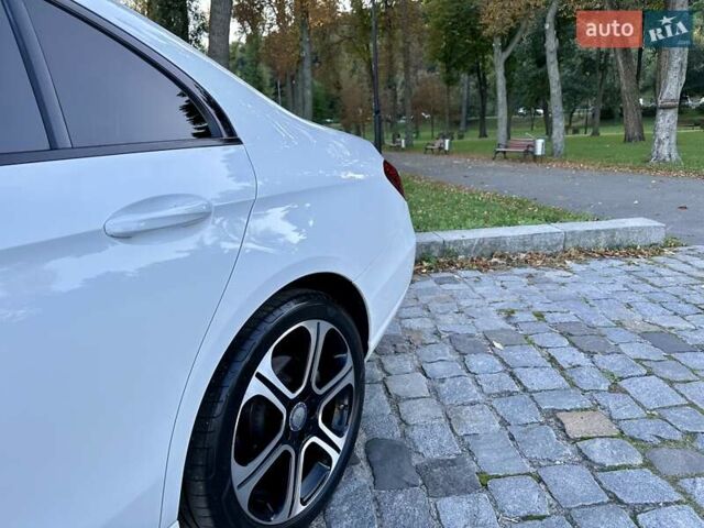 Белый Мерседес Е-Класс, объемом двигателя 1.95 л и пробегом 170 тыс. км за 30999 $, фото 25 на Automoto.ua