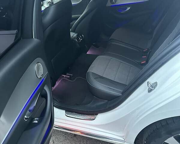 Белый Мерседес Е-Класс, объемом двигателя 1.99 л и пробегом 162 тыс. км за 27800 $, фото 30 на Automoto.ua