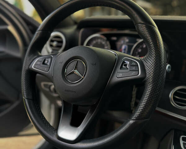 Мерседес Е-Клас 2016 у Рівному на Automoto.ua Білий Мерседес Е-Клас, об'ємом двигуна 1.99 л та пробігом 65 тис. км за 27500 $, фото 15 на Automoto.ua